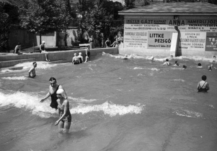 Pécs, Hullámfürdő, 30-as évek