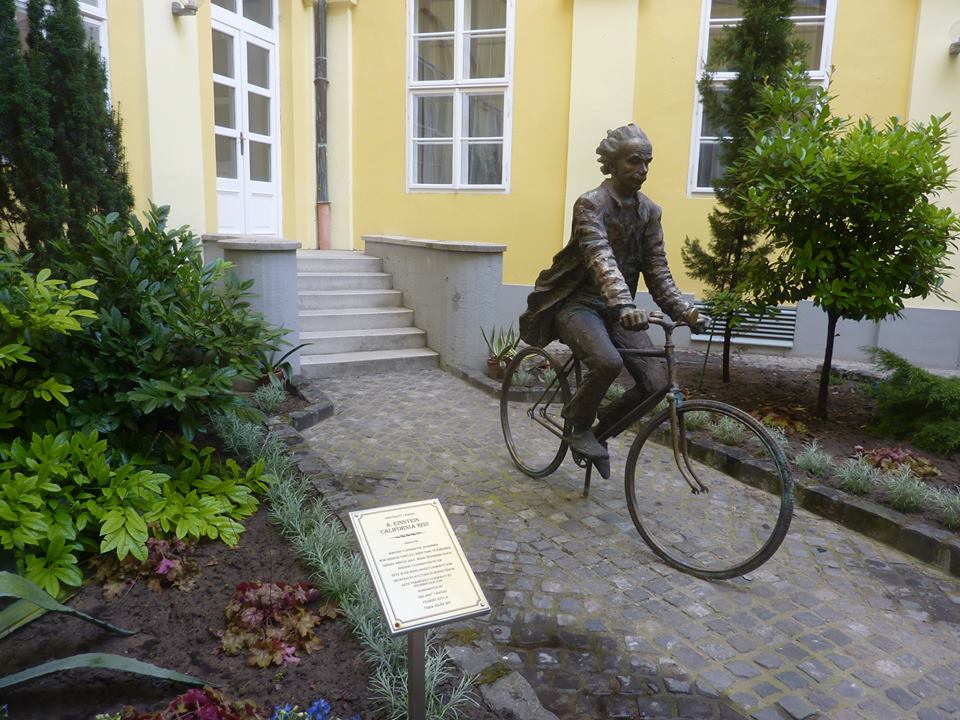 Szeged, Einstein szobra