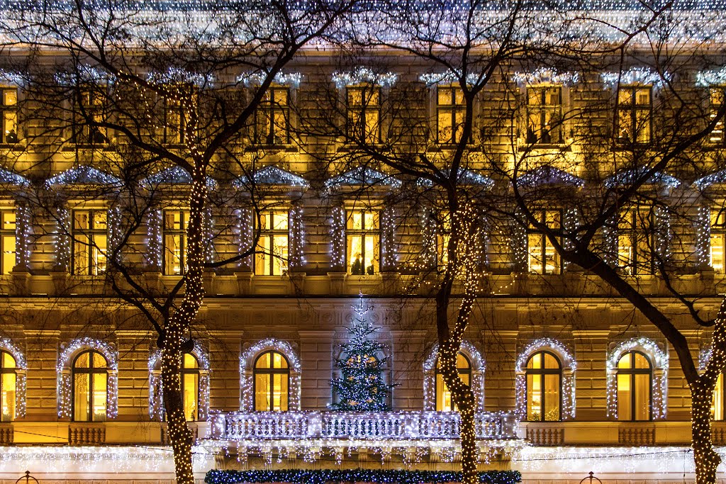 Épület, karácsonyi díszben, Andrássy út, Budapest