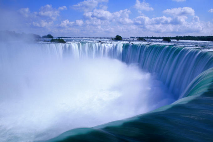 A Niagara vizesés, a határon van.
